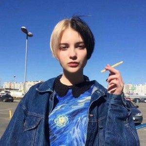 Meet your Posher, Carrie